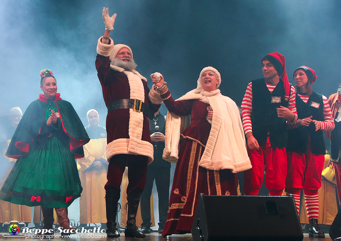 VBS_4230 - Il Magico Paese di Natale 2024 - Spettacolo di Inaugurazione al Teatro Alfieri.jpg